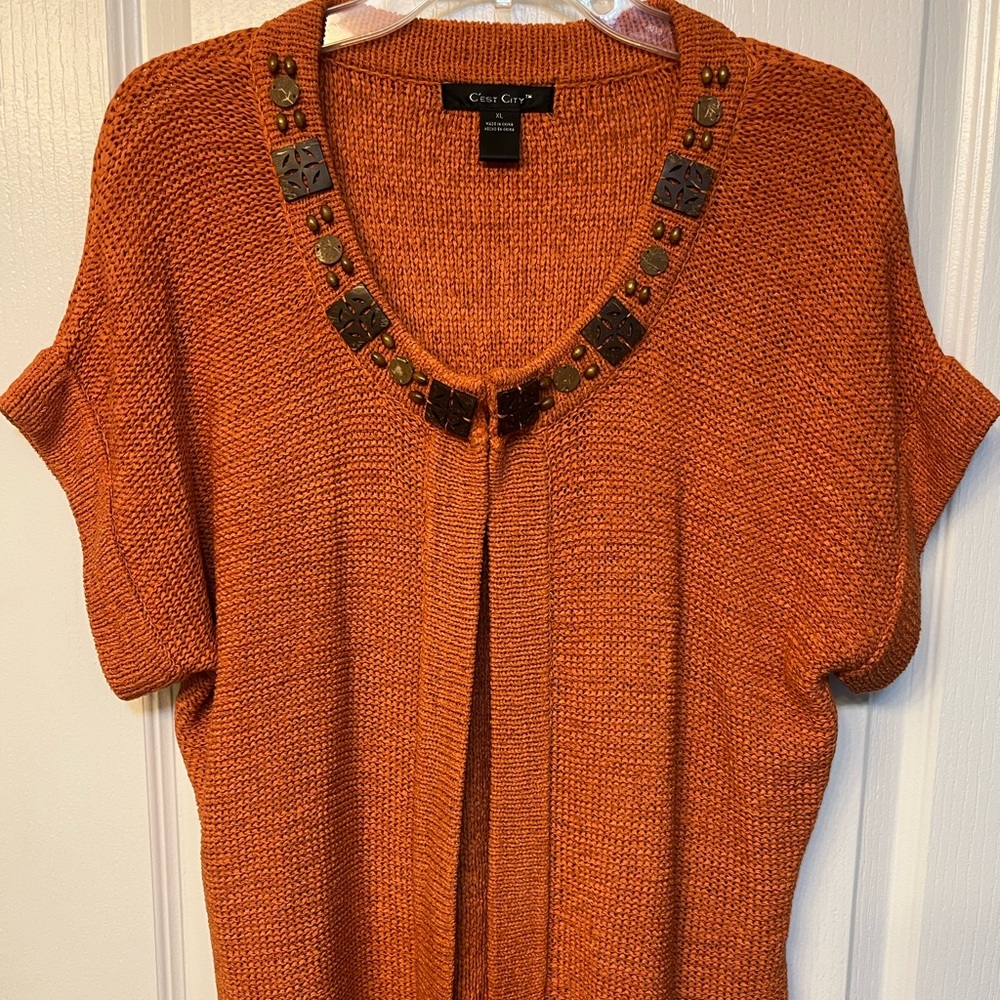 Cest City szXL pumpkin orange open cardigan with wooden embellished neckline